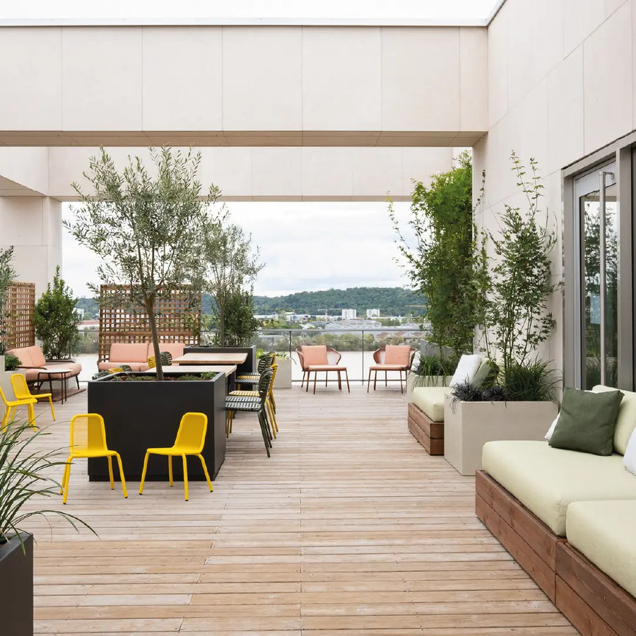 POUSSE est également présent à Bordeaux et y a végétalisé les locaux d'Asobo Studio